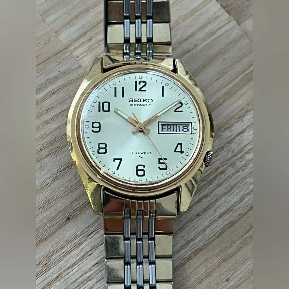 Seiko Automatic 17 Jewels Rare Vintage Men’s Watch Two-Tone Bracelet Gold Dial